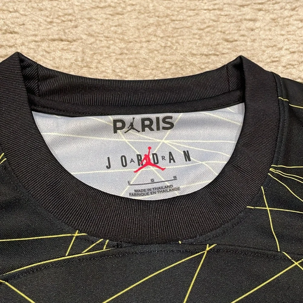 Nike Paris Saint-Germain Fourth Jersey 22/23 men size L NWT - Picture 4 of 6
